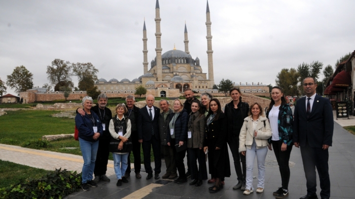 SANATTA KARDEŞLİK KÖPRÜLERİNİ GÜÇLENDİREN BALKAN RESSAMLARI, SELİMİYE’Yİ RESMETTİ